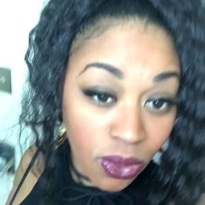 Meet your Posher, Simone